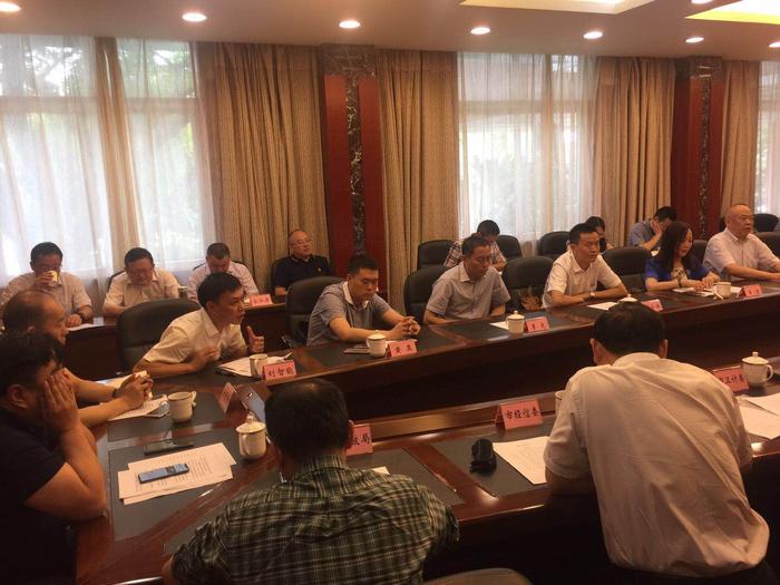 国药集团领导莅临泸州市考察并与泸州市政府开展座谈会